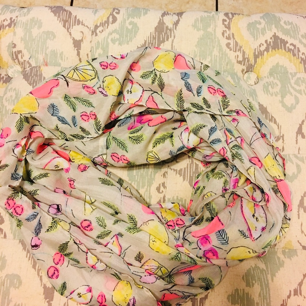 NWOT LOFT infinity scarf